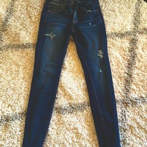Distressed American Eagle Jegging